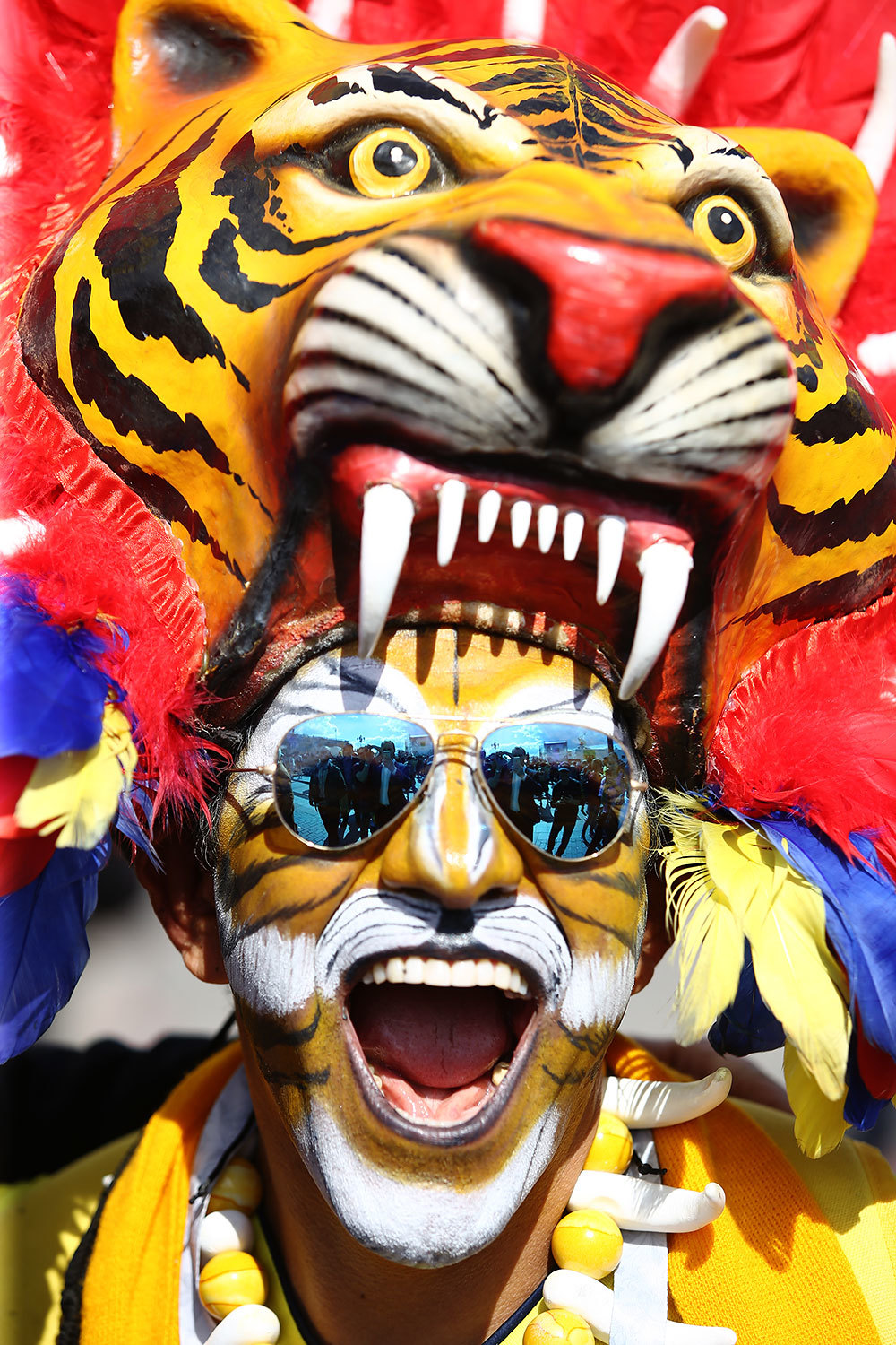 Колумбийский болельщик на Манежной площади в Москве