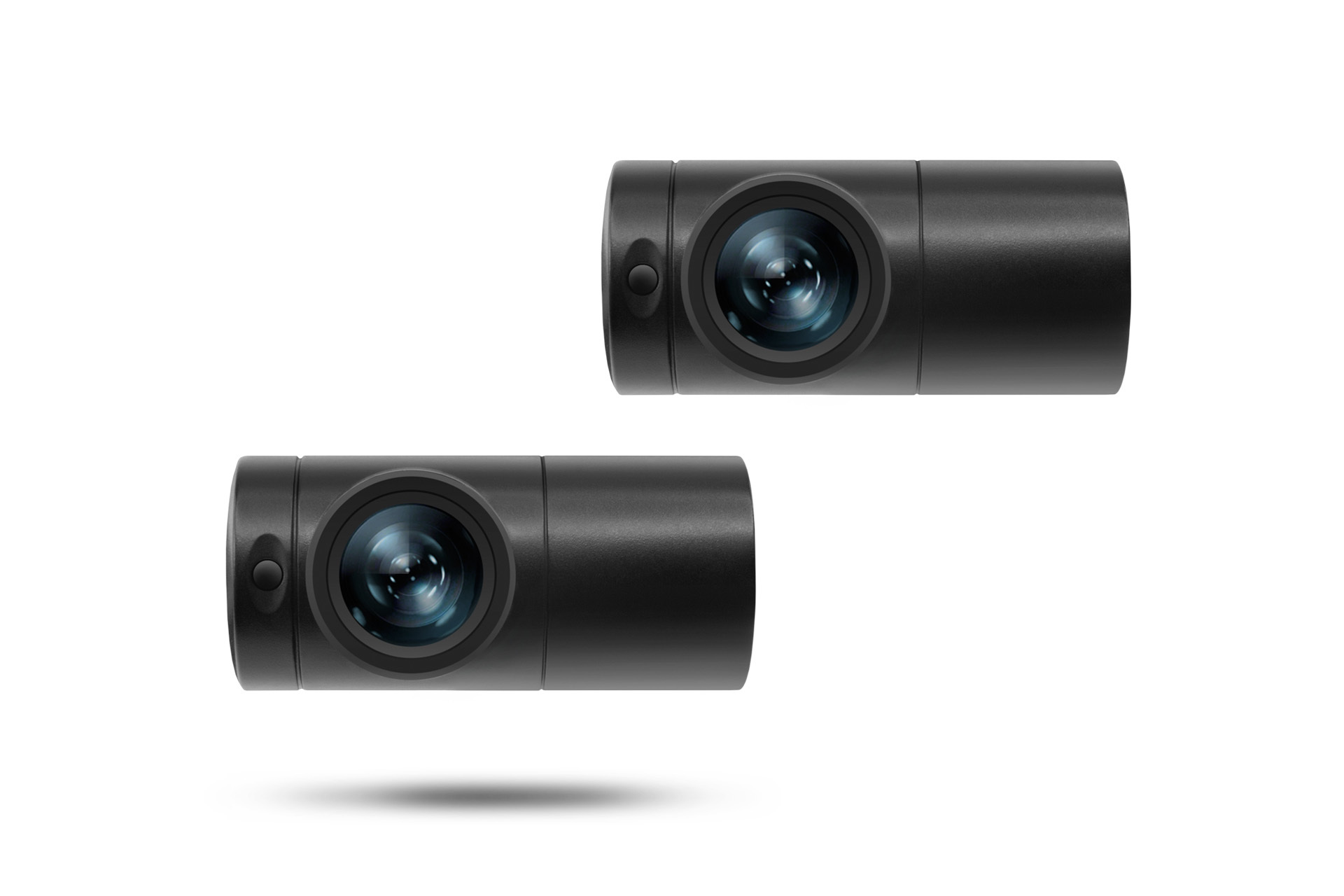 Миниатюрные камеры надежно зафиксируют все происходящее как впереди, так и позади автомобиля