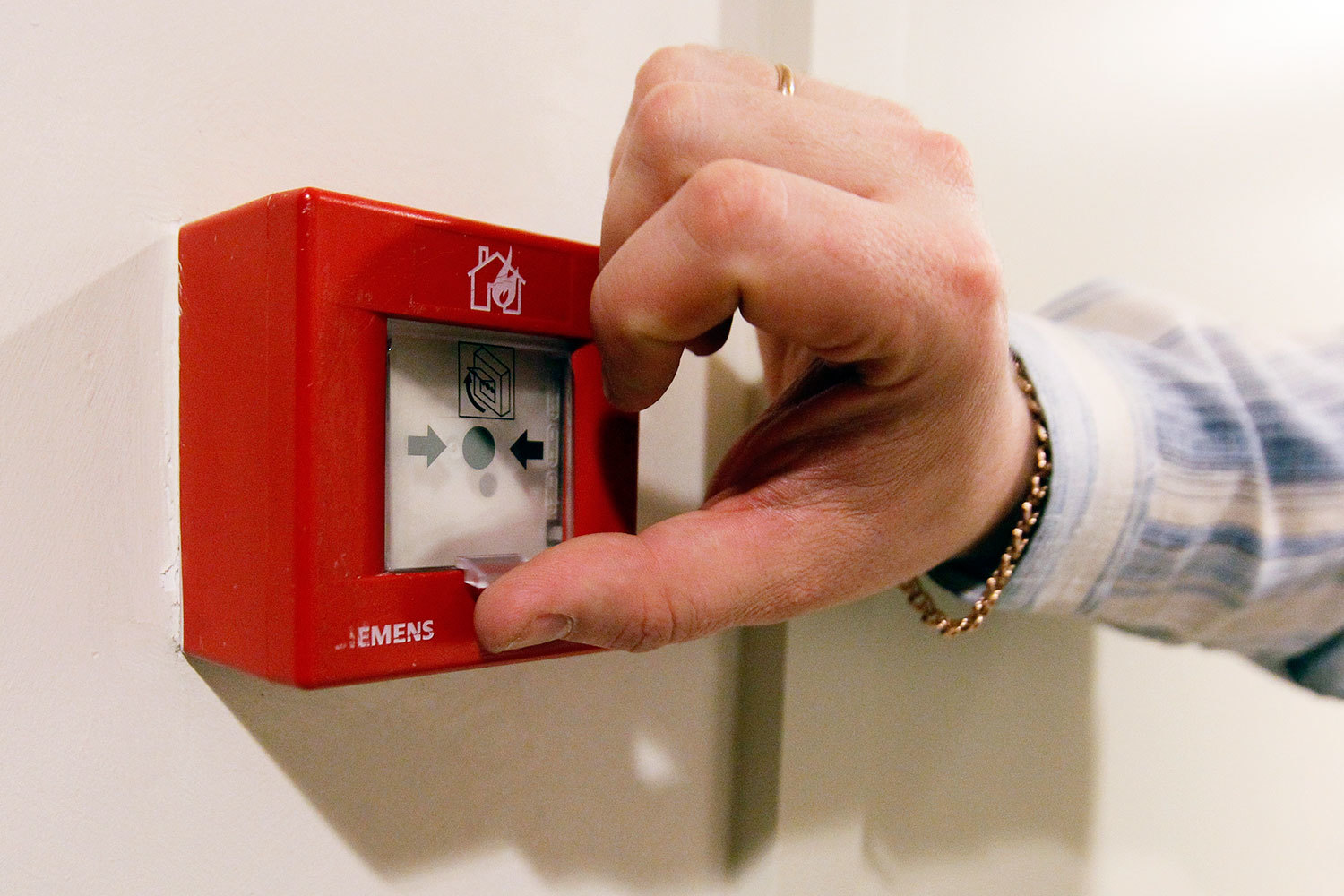 Если человеку действительно добросовестно показалось, что начался пожар,  то избежать несправедливого наказания ему будет сложно, отмечает  эксперт