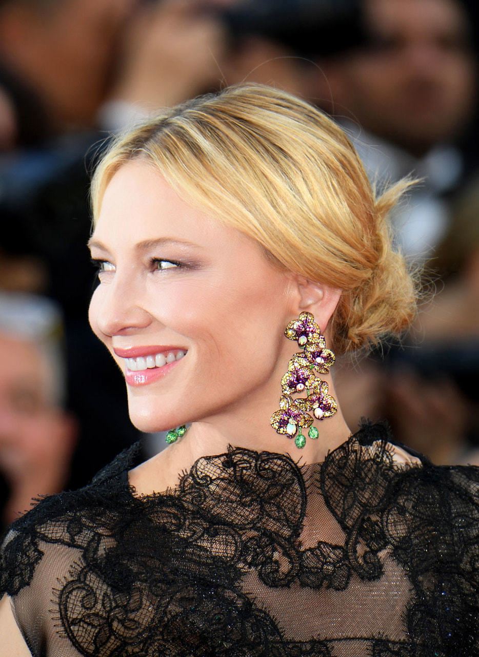 Актриса Кейт Бланшетт в серьгах из коллекции Red Carpet, Chopard: желтые сапфиры (42,02 карата), цавориты (11,26 карата), гранаты (24,60 карата)