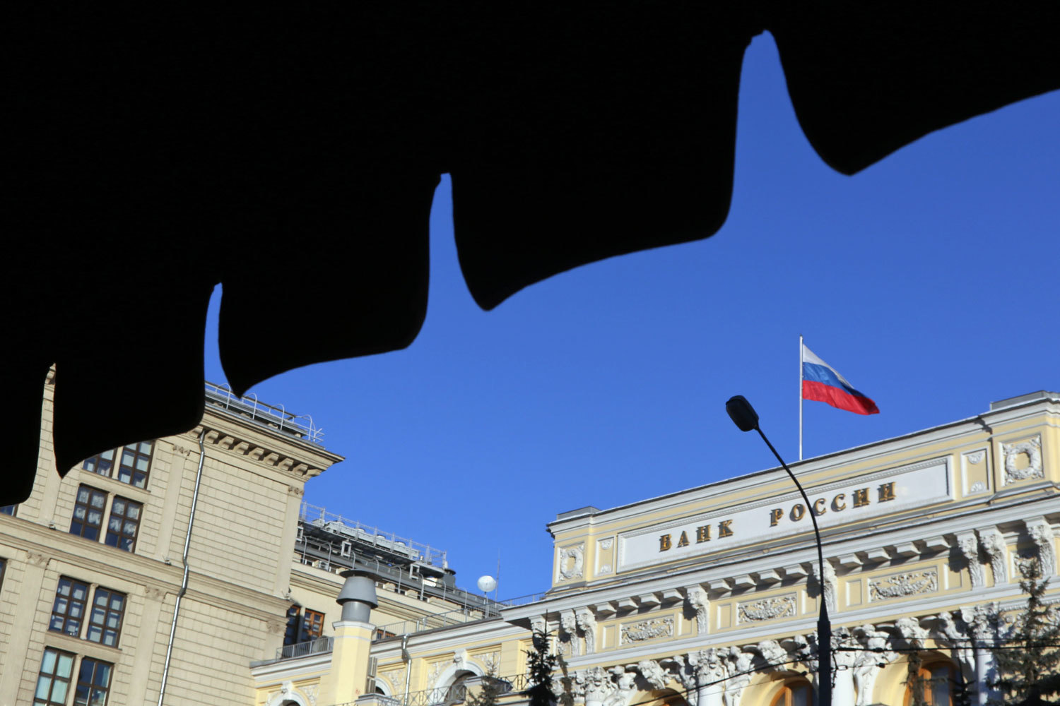 Пауза в закупках валюты на внутреннем рынке продолжалась шесть торговых дней подряд