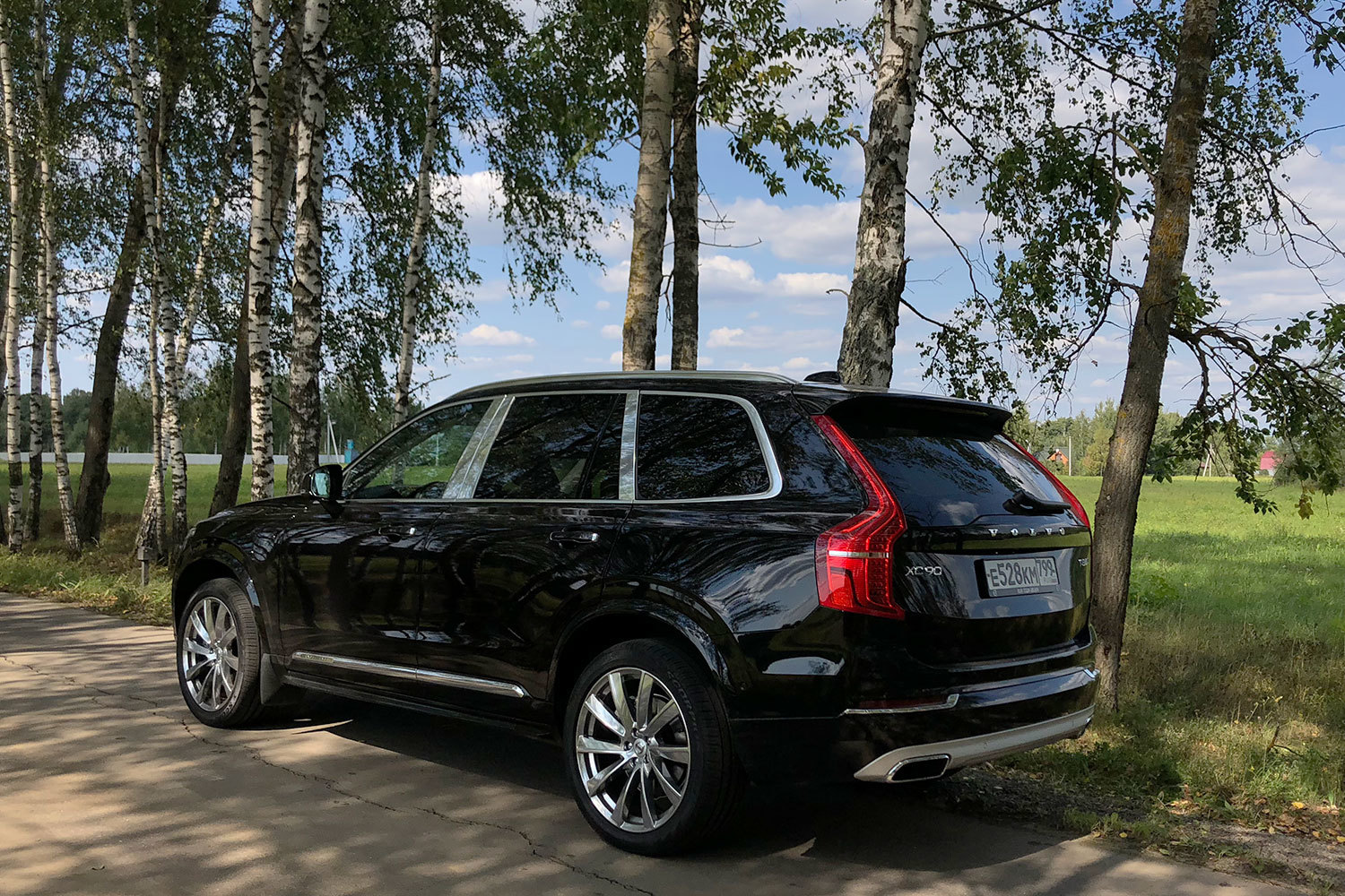 Volvo XC90 T8 Excellence: Неброская роскошь - Ведомости