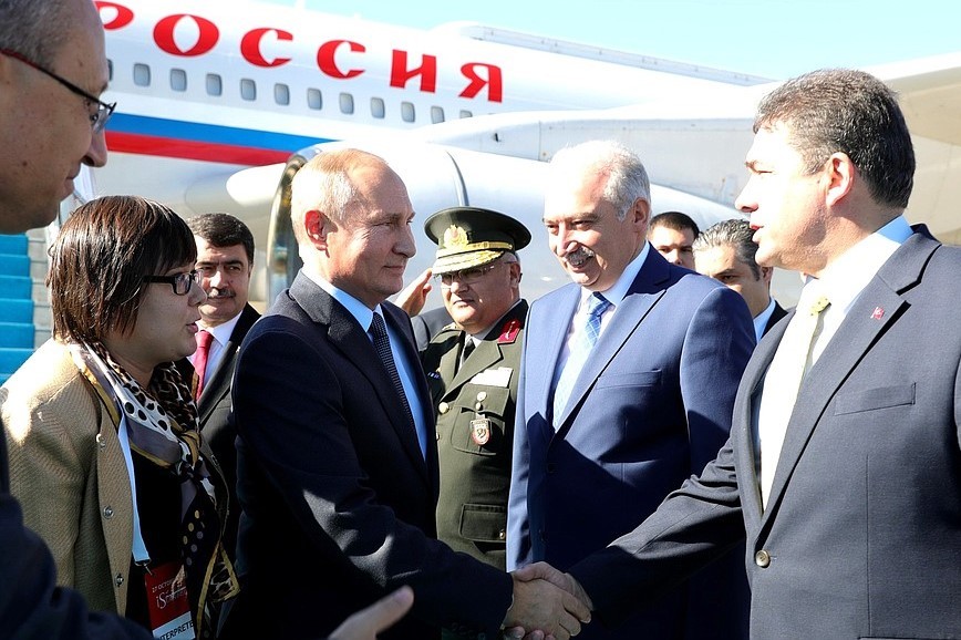 Президент Владимир Путин прилетел в Стамбул
