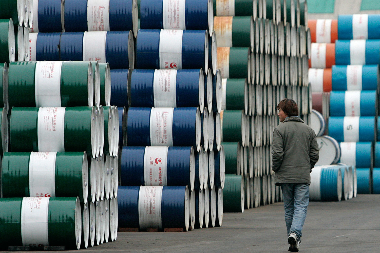 Рост запасов напрямую связан с высоким уровнем добычи ОПЕК+ во второй половине 2018 г., комментирует аналитик АКРА Василий Танурков