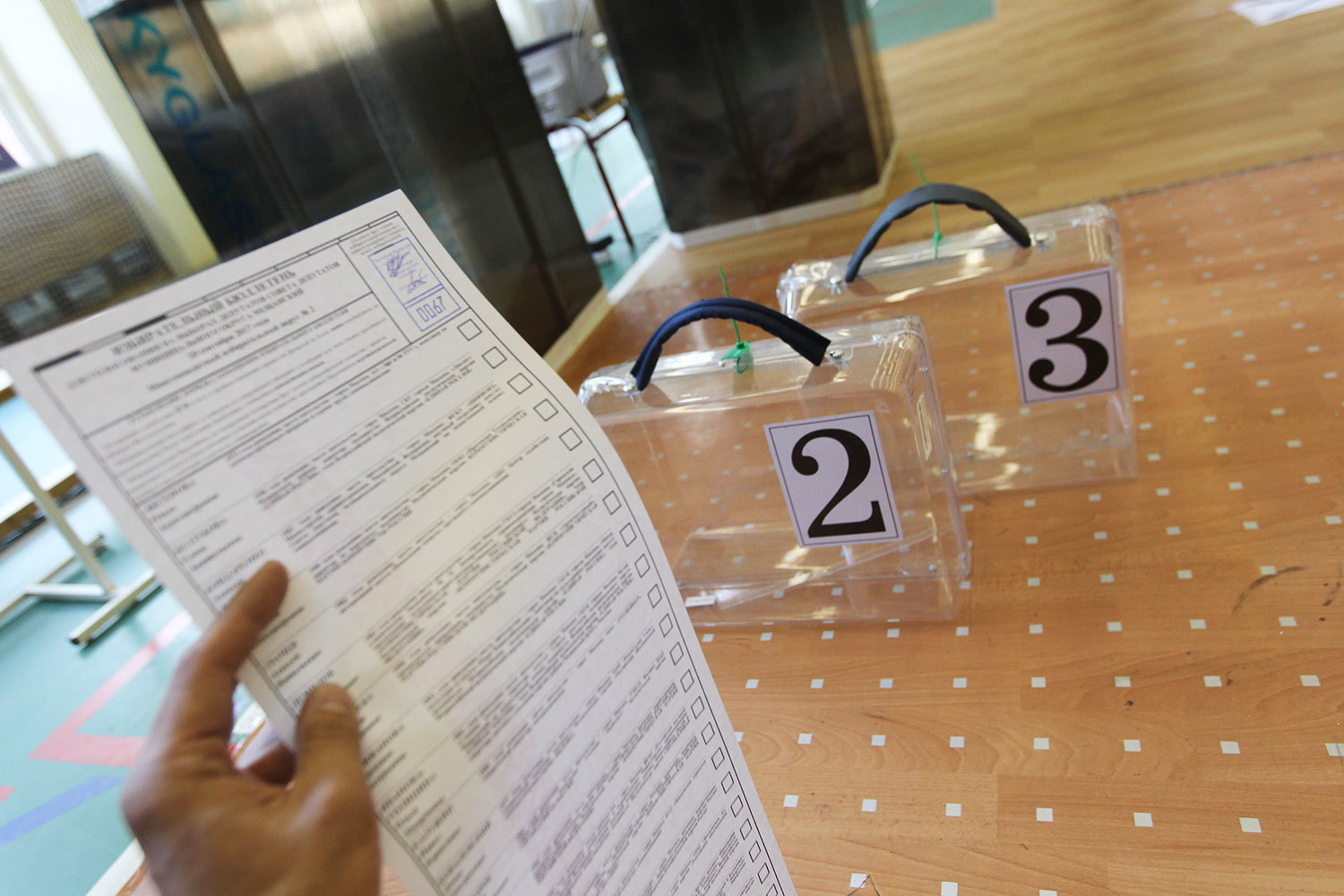 На выборах в облдуму 2018 г. в регионе, где было 25 округов, «яблочники» выдвинули кандидатов только в 23. Тогда ЛДПР и «Коммунисты России» добились отмены решений облизбиркома о заверении и регистрации партсписка «Яблока»