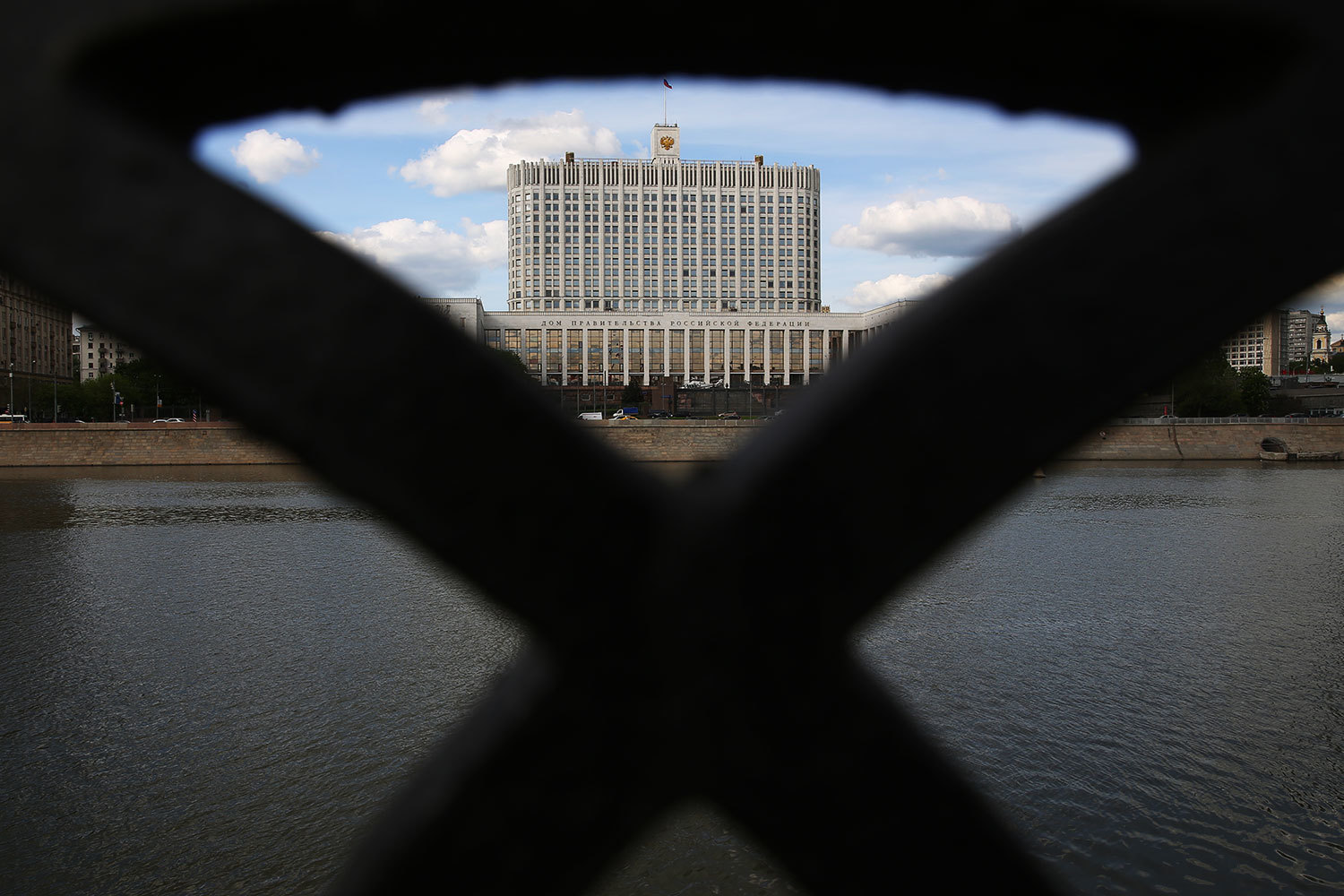 Правительству за четыре месяца 2019 г. было важно сосредоточиться на продвижении собственной позитивной повестки