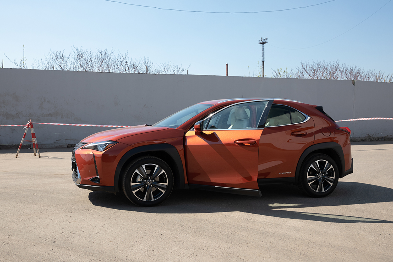 Lexus UX 250h: В центре внимания - Ведомости