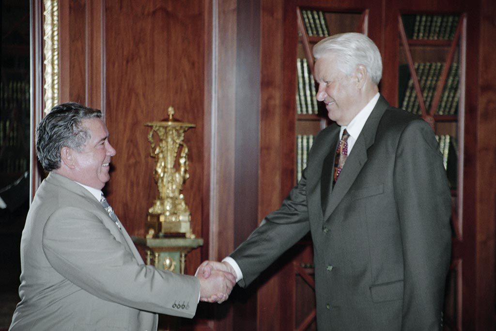 Встреча Вяхирева и президента России Бориса Ельцина в 1997 г.