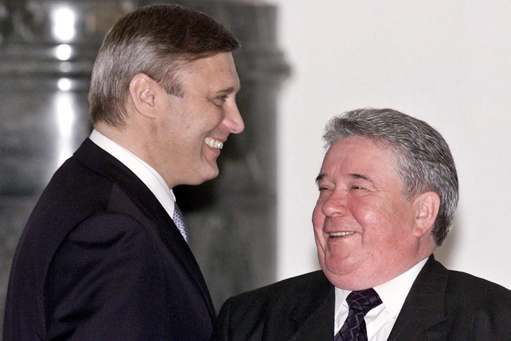 2001 г. Вяхирев и премьер-министр Михаил Касьянов