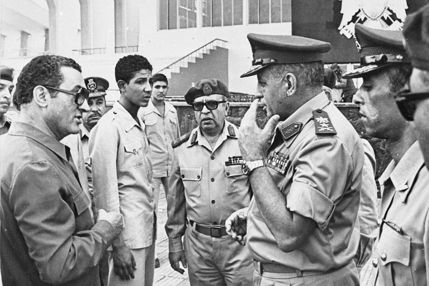 В 1973 г. Мубараку присвоили звание главного маршала авиации. Он принимал участие в Суэцкой войне, гражданской войне в Йемене, в арабо-израильской войне, в войне Судного дня