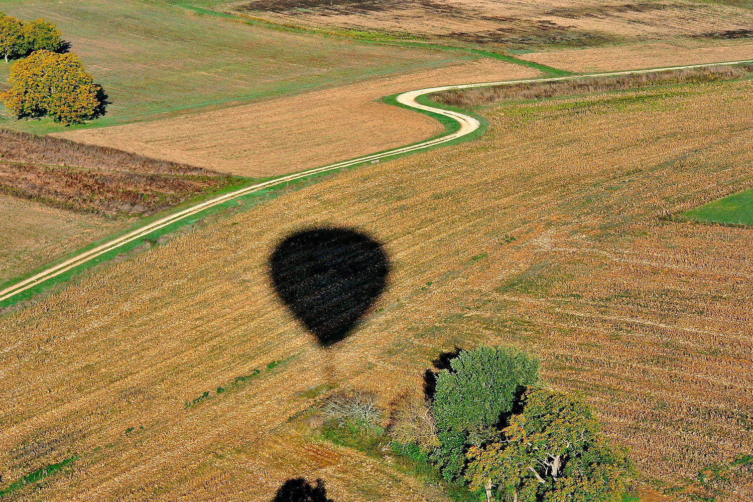 21 ноября&nbsp;1783&nbsp;г. в Париже&nbsp;Пилатр-де-Розье&nbsp;и&nbsp;маркиз д’Арланд поднялись на воздушном шаре, созданном братьями Монгольфье, на высоту около 3000 футов (1 км). Этот подъем считается первым благополучным&nbsp;полетом человека по воздуху