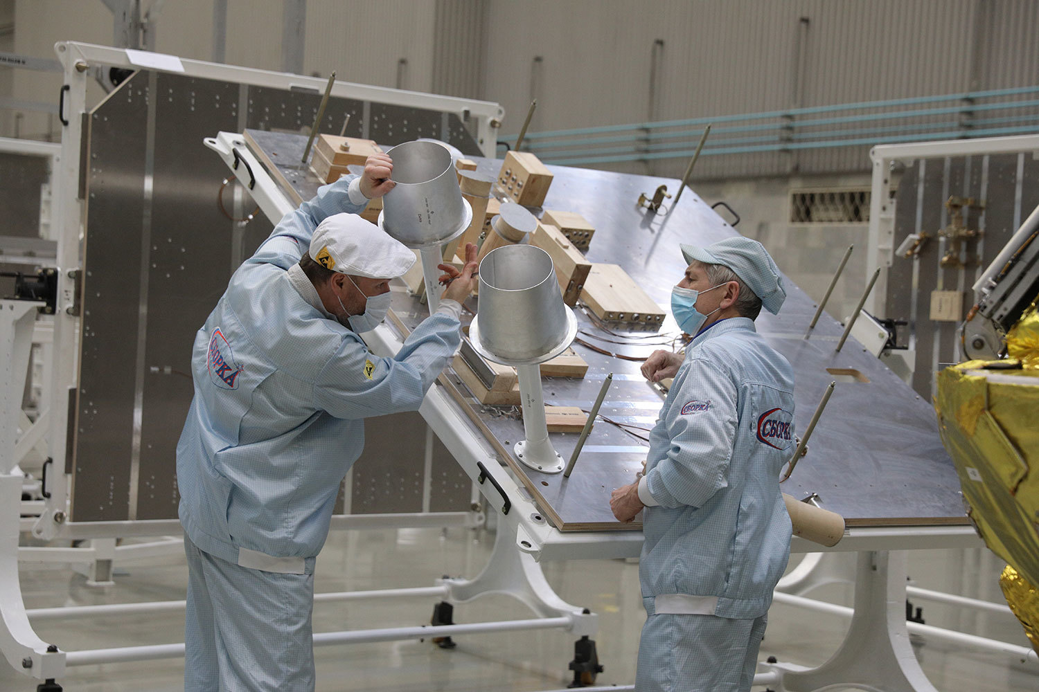 Посадка космического аппарата на южном полюсе Луны должна произойти приблизительно через 10 суток после запуска.