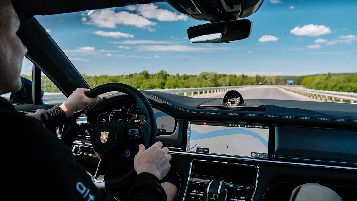 Дорога на север: тест-драйв обновленного Porsche Panamera - Ведомости.Город