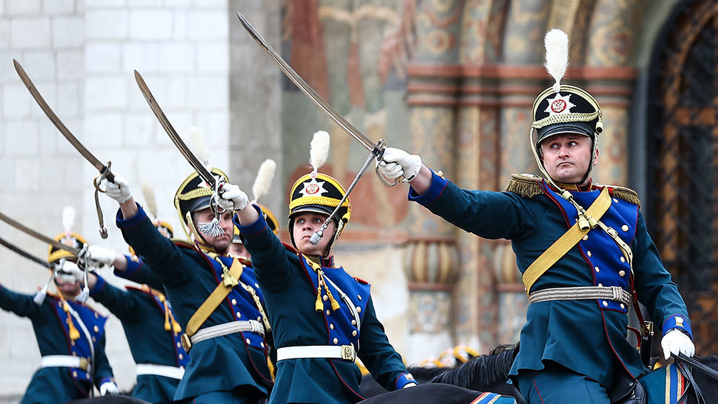 Церемония развода караулов президентского полка