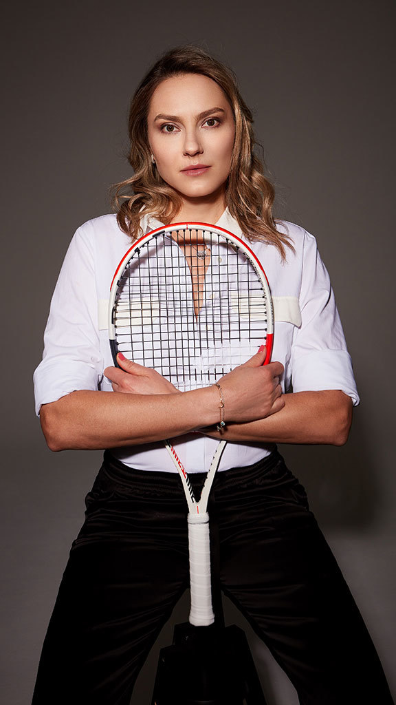 Жалаңаш Кристина Асмус бейнесін қараңыз