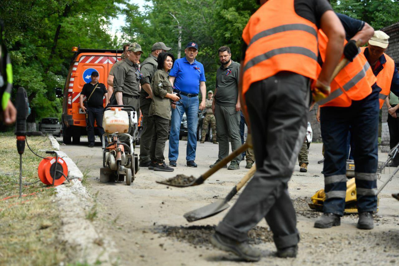 В целом же на все восстановительные работы в городе потребуется 15 млрд руб.