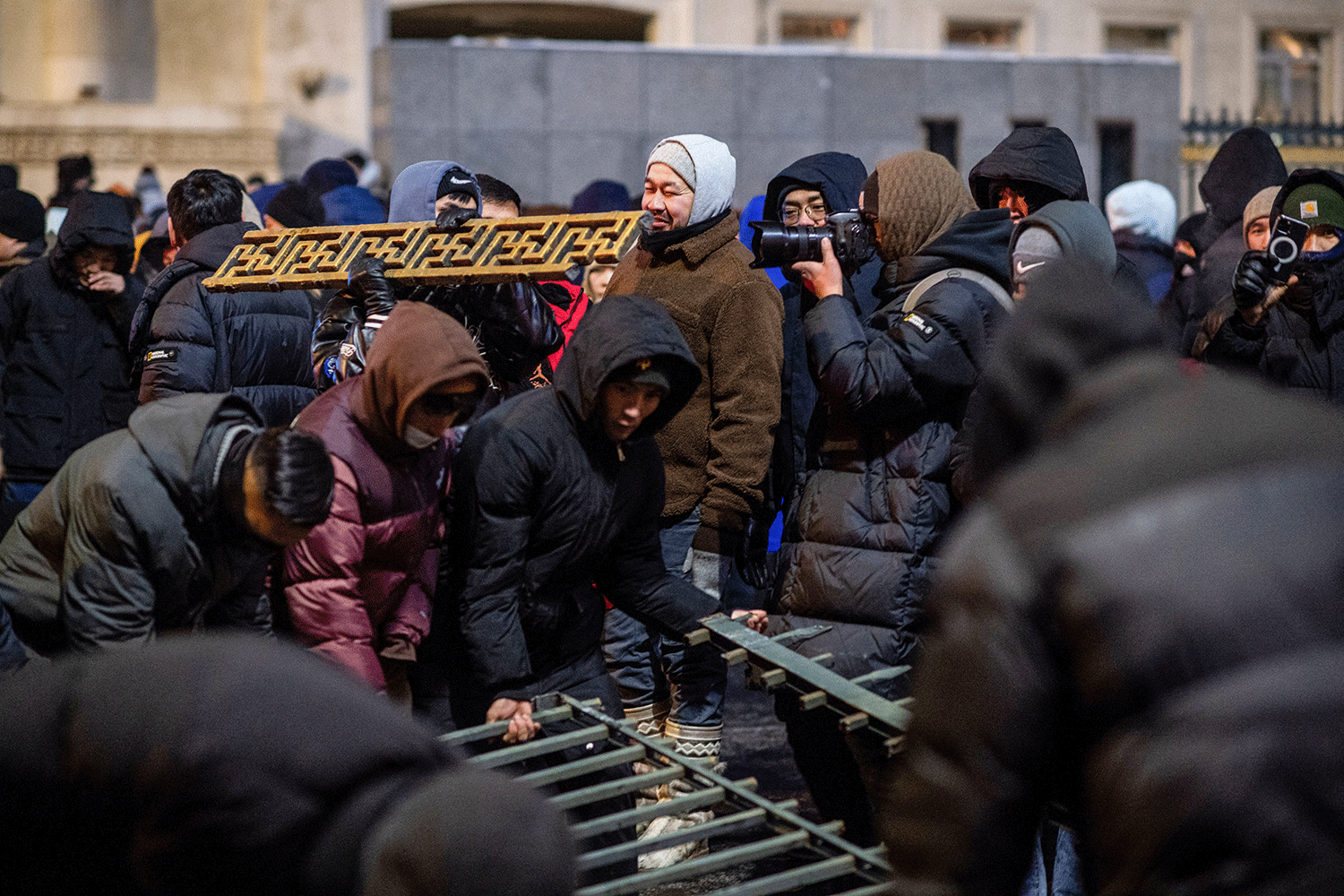 Монгольская столица протестует из-за коррупции - Ведомости