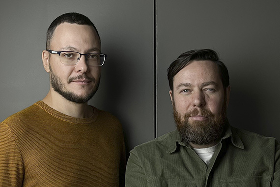 В тренде теплые оттенки красного, коричневого и зеленого