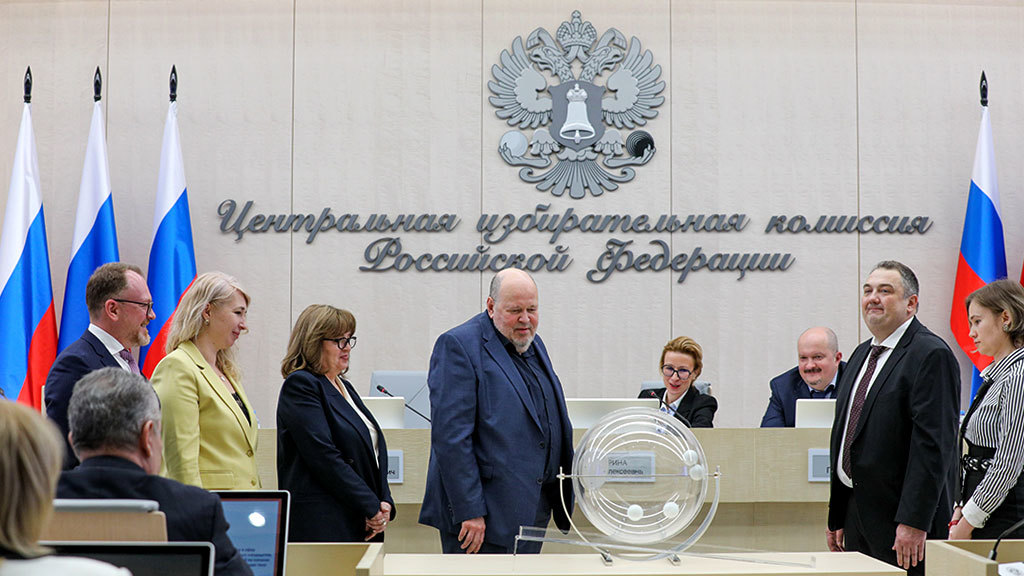 Ебут во время эфира порно видео. Смотреть ебут во время эфира онлайн