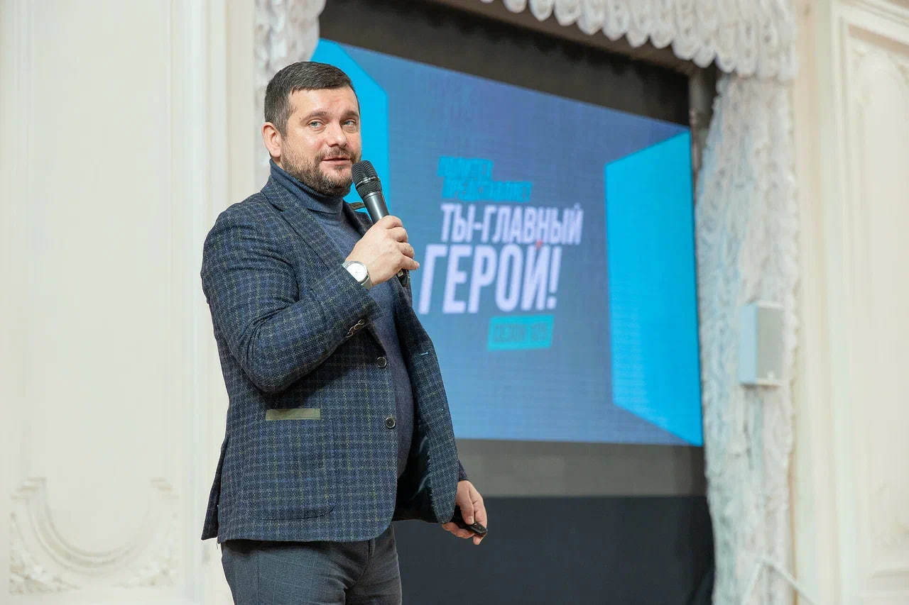 Дмитрий Тихонов