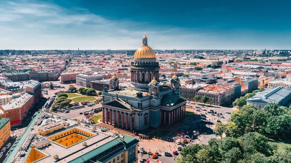 Уже по итогам этого года количество гостей, приезжающих в Петербург, может достичь допандемийных показателей