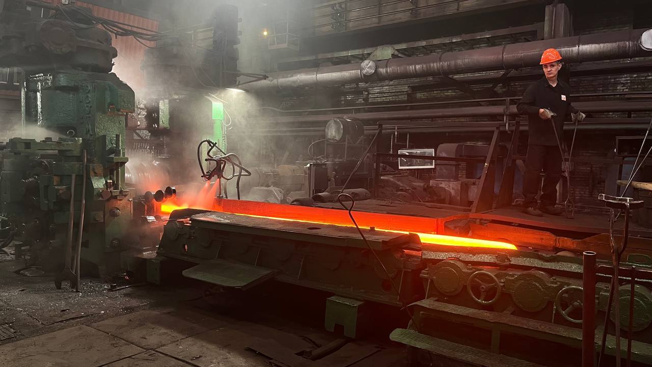 В прошлом году объем производства проката черных металлов находился на уровне 12 000 т