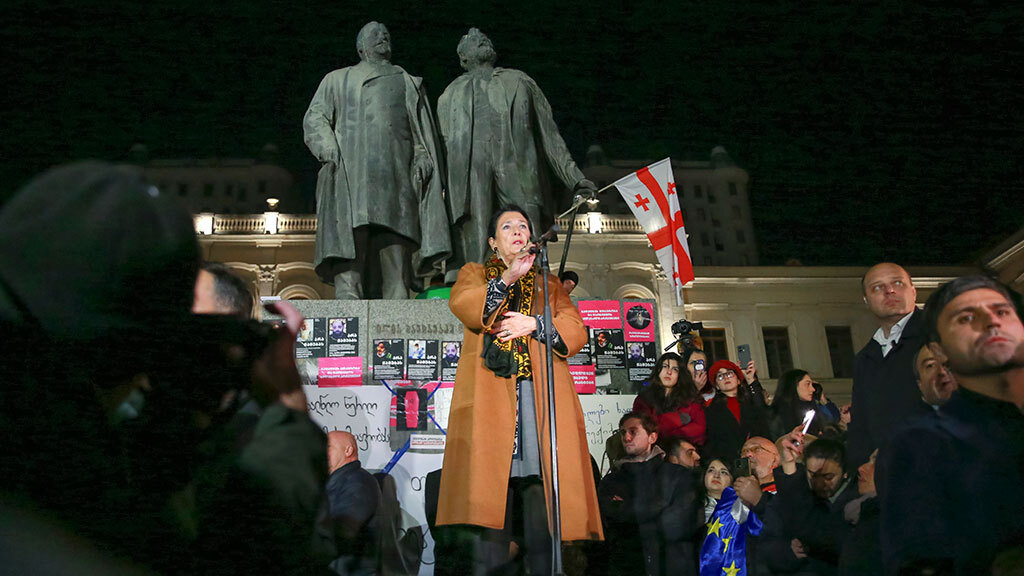 Экс-президент Грузии стала стипендиатом Киссинджера в институте Маккейна в США