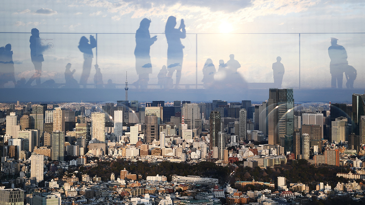 Вступать в брак и заводить детей японцы не торопятся