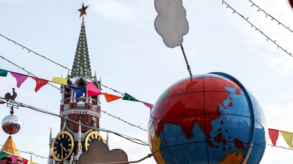 Наиболее значимой для российской экономики была бы отмена секторальных санкций, и прежде всего в финансовой сфере