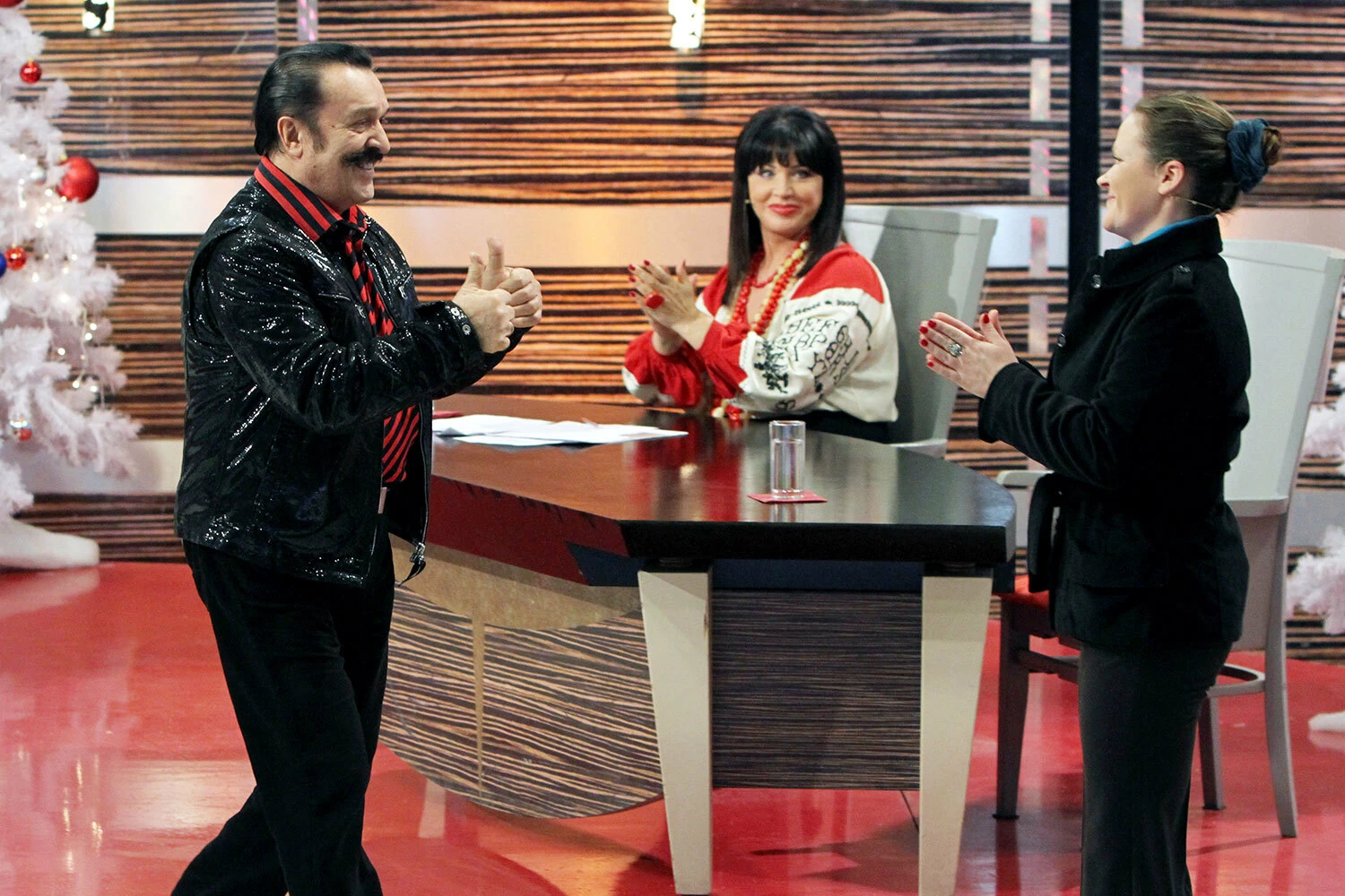 Многим Надежда Бабкина знакома по телепередачам, в которых преображают и переодевают зрителей. В 2010-2023 гг. певица вела программы «Модный приговор» на «Первом канале» и «Модный vs Народный» на НТВ. Затем она разработала коллекцию одежды для полных женщин. Предпочтение отдавала народным элементам: кружевным вставкам, воротничкам и манжетам. Также Надежда Бабкина выбирает насыщенные цвета: «Если я надеваю разбеленные оттенки – меня нет, я голая».