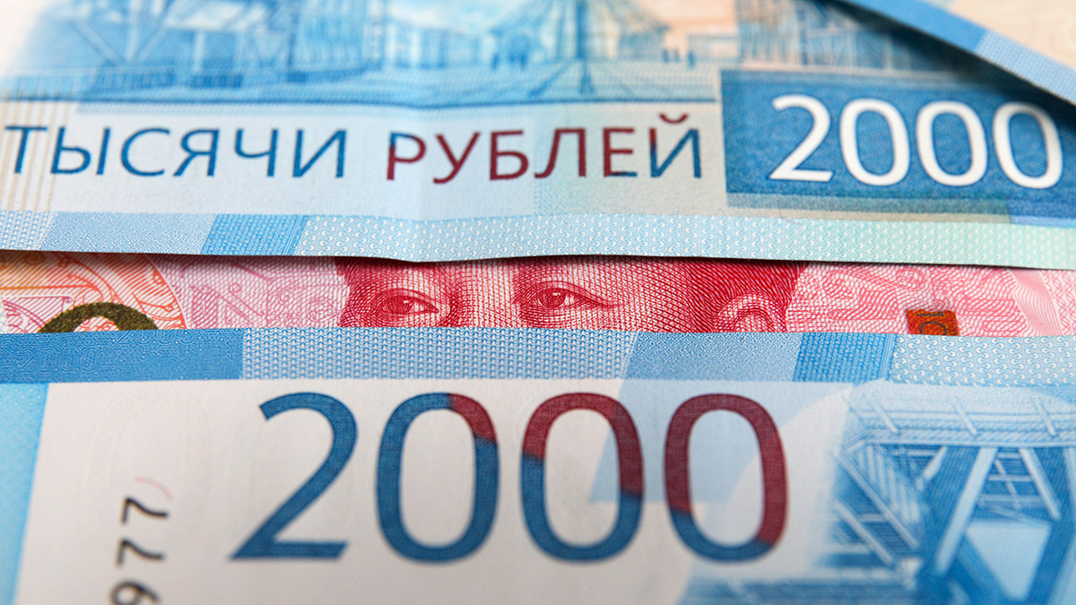 В Сбербанке доступны квазивалютные кредиты в китайских юанях и индийских рупиях