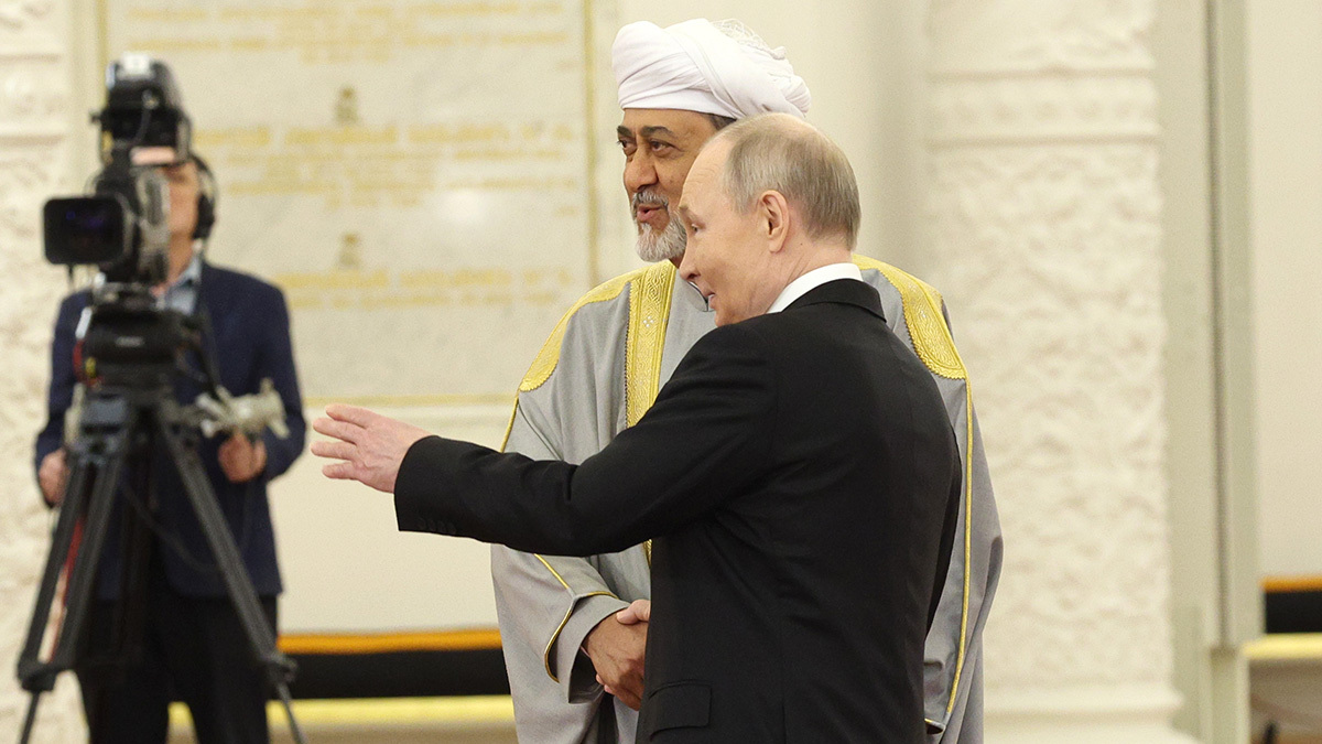 Владимир Путин принял Хейсама Аль Саида, который уже приложил руку к установлению дипломатических отношений с Россией, но в Кремле оказался впервые