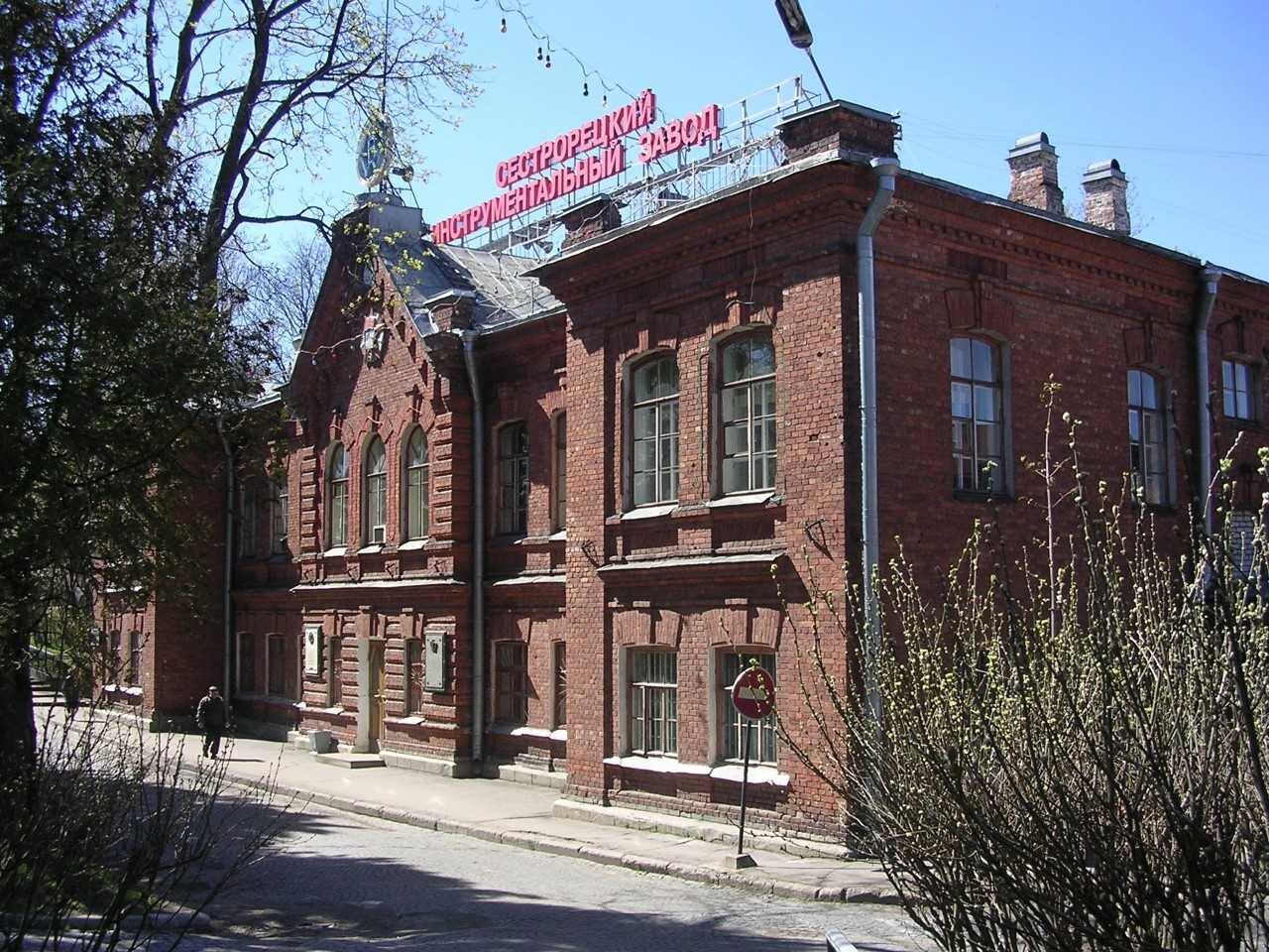Когда Ленинград попал в блокаду, это изменило не только жизнь людей, но и работу промышленности