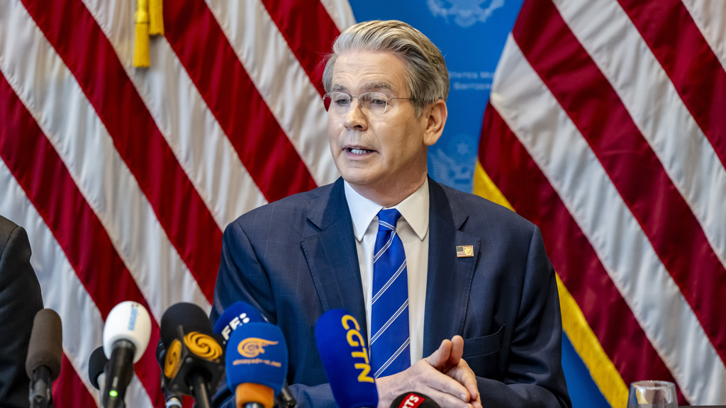 JEAN-CHRISTOPHE BOTT / EPA / tass