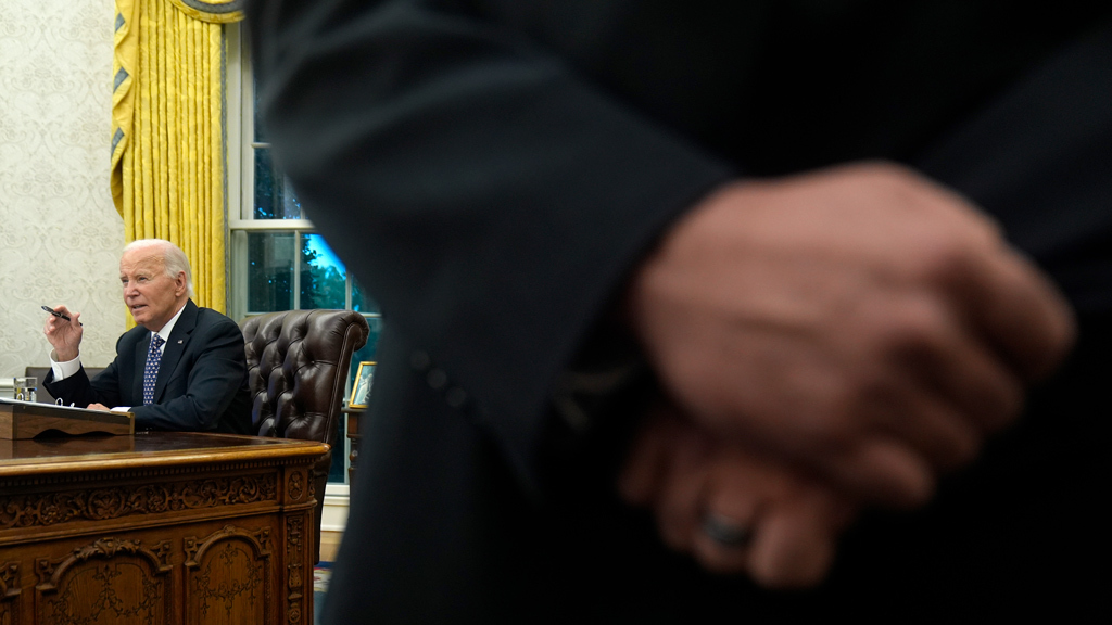 Mark Schiefelbein / AP