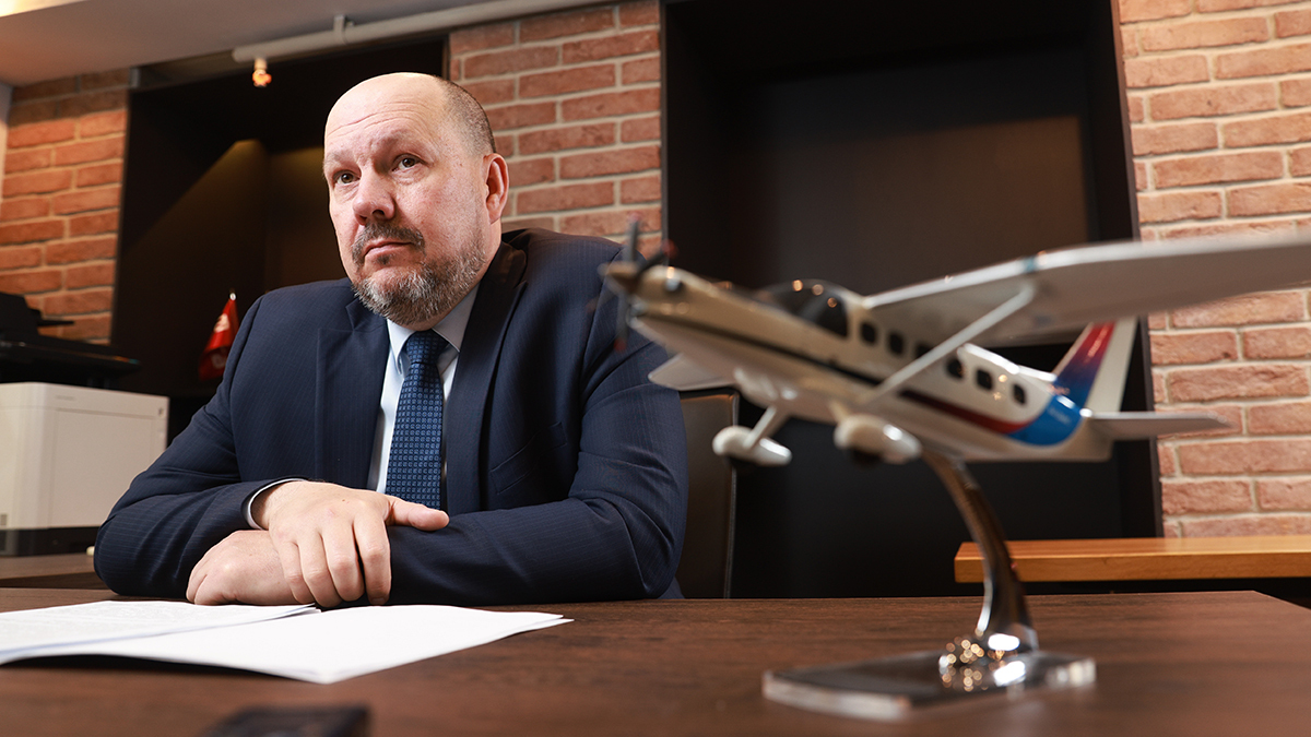 Гендиректор Уральского завода гражданской авиации Леонид Лузгин