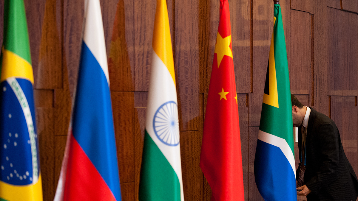 Для обеспечения постоянного притока капитала развивающиеся страны должны разработать долгосрочную стратегию финансирования