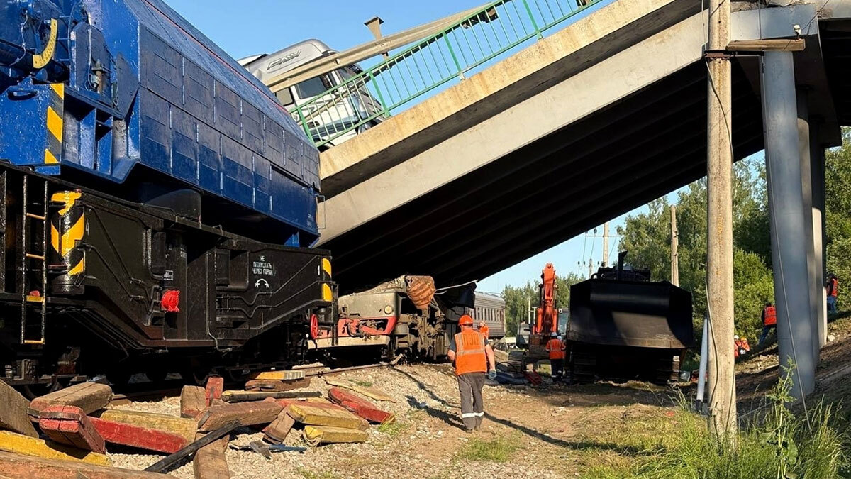 Крушение моста привело к большому числу жертв и пострадавших в Брянской области
