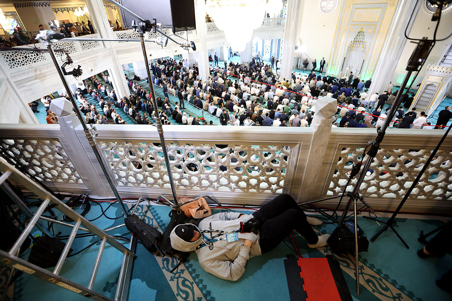 В связи с празднованием Курбан-байрама некоторые московские улицы были перекрыты для транспорта с 23:00 5 июня до 12:00 6 июня.