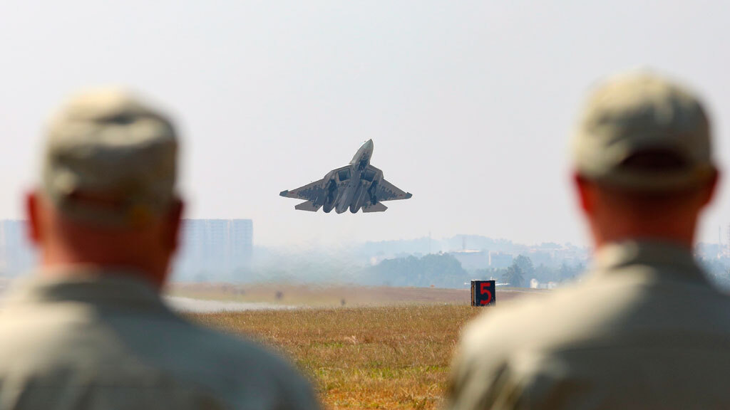 Истребители пятого поколения Су-57