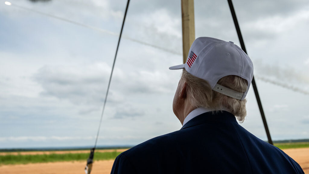 Дональд Трамп пока не заявил, что прямо поможет атаке Биньямина Нетаньяху на Иран