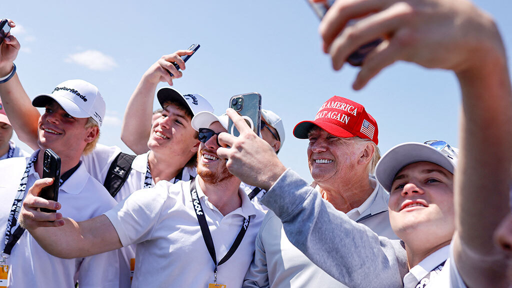 Jonathan Ernst / REUTERS