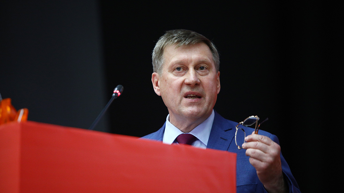 Экс-мэр Новосибирска Анатолий Локоть и его товарищи из КПРФ хотят защитить Ленина от нападок перед выборами