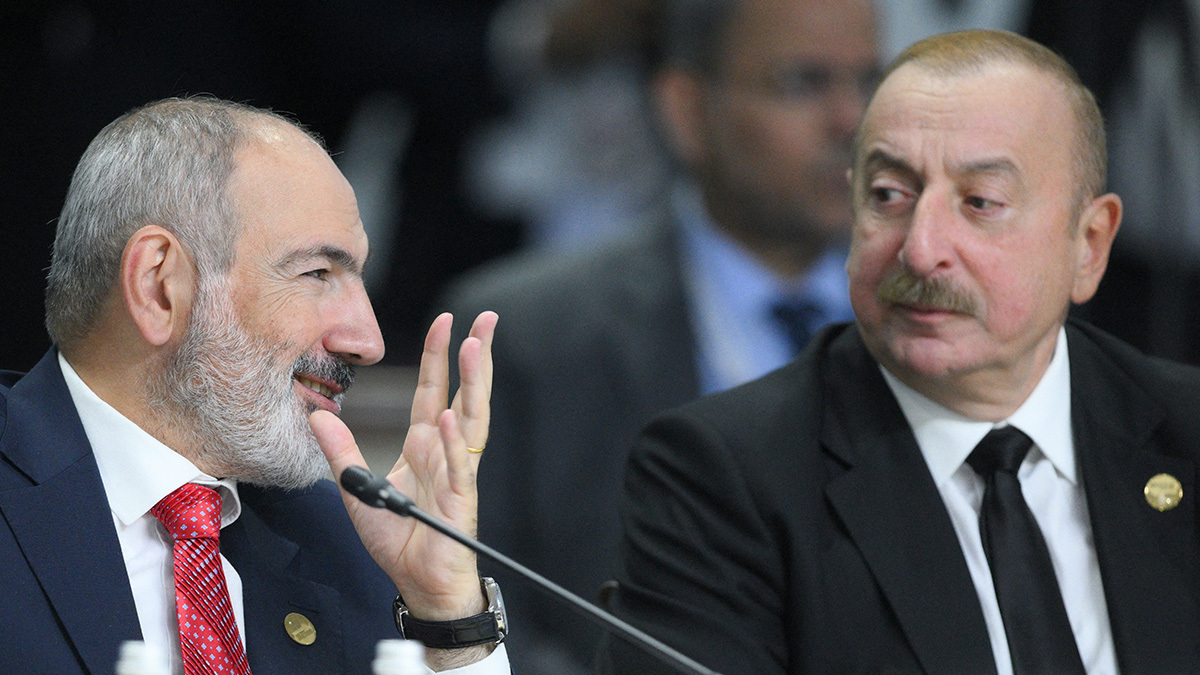 Премьер-министр Армении Никол Пашинян намерен подписать с президентом Азербайджана Ильхамом Алиевым мирный договор