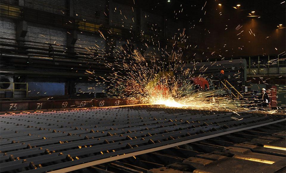 Показатель EBITDA в I полугодии текущего года составил 52,102 млрд руб. (-48% в годовом выражении)