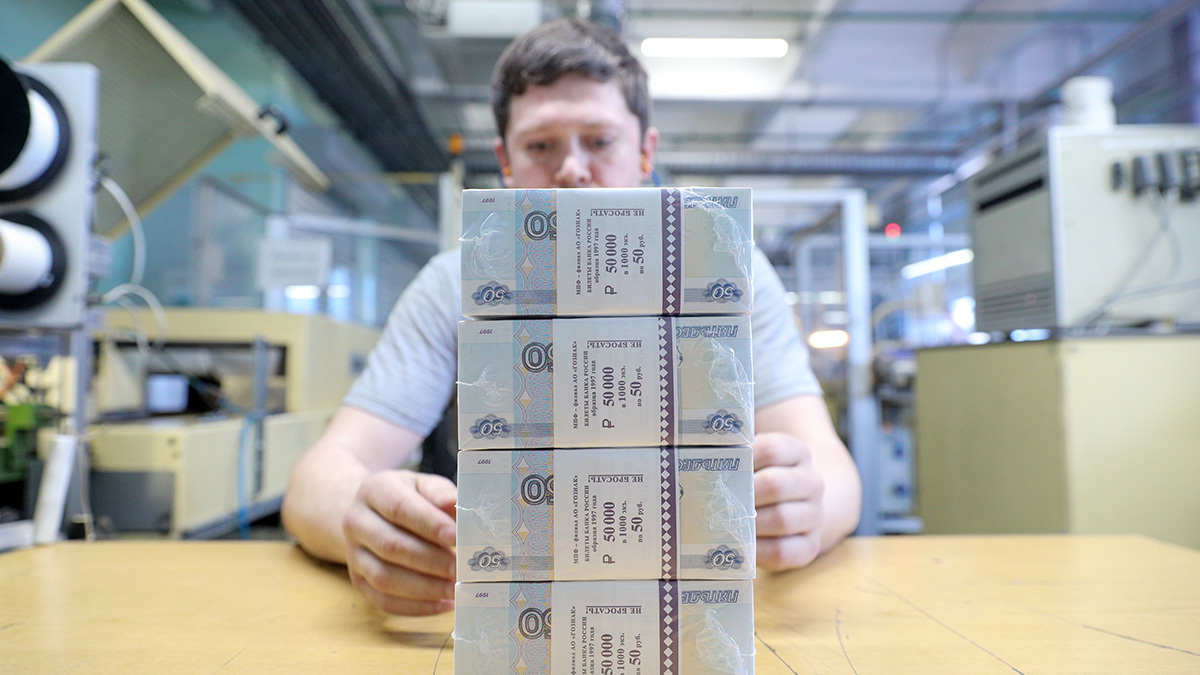 Для выполнения президентского поручения к 2030 г. МРОТ осталось повысить еще на 7000 руб.