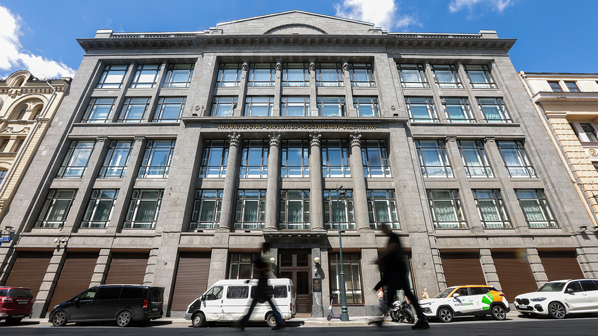 Минфин анонсировал пересмотр федерального бюджета осенью из-за повышенных расходов