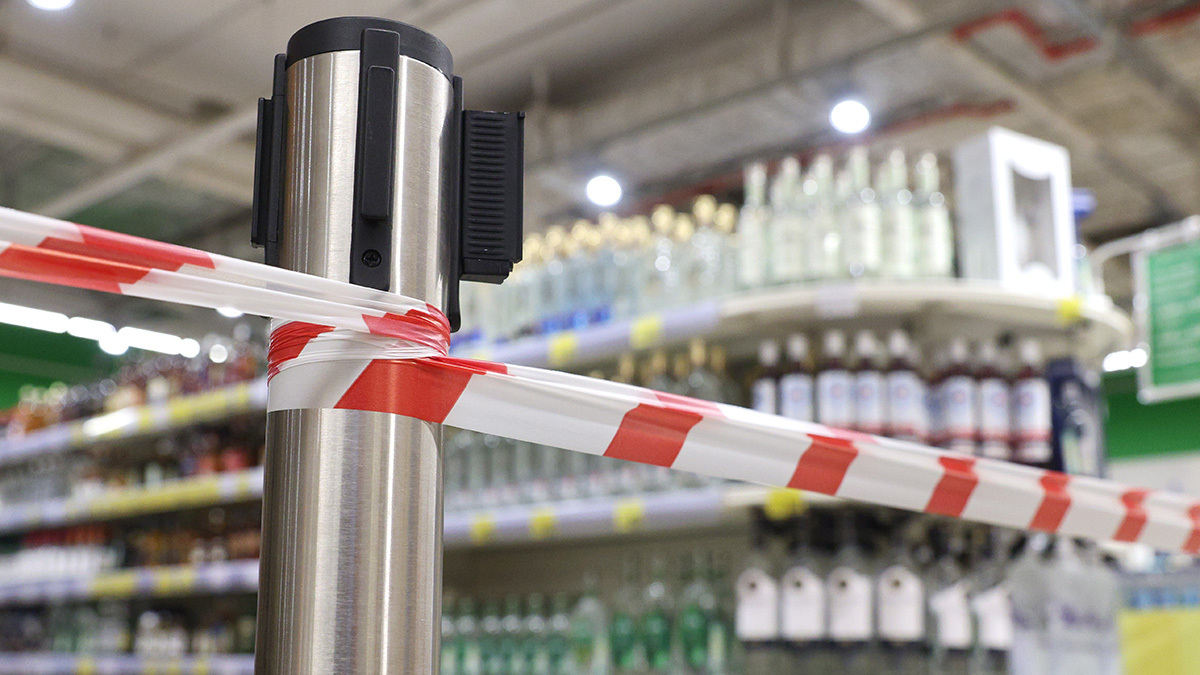 Управляющая компания магазинов «Красное & белое» пытается отстоять свое право на продажу алкоголя в Вологодской области