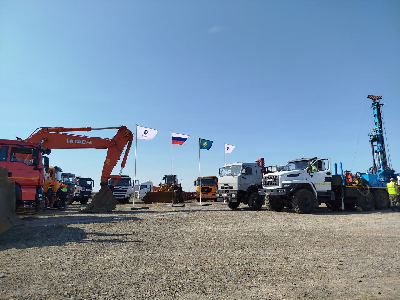 Казахстан, добывающий более 40% урана в мире, хотел бы снабжать станцию своим топливом, вопрос упирается в согласие «Росатома» передать технологию