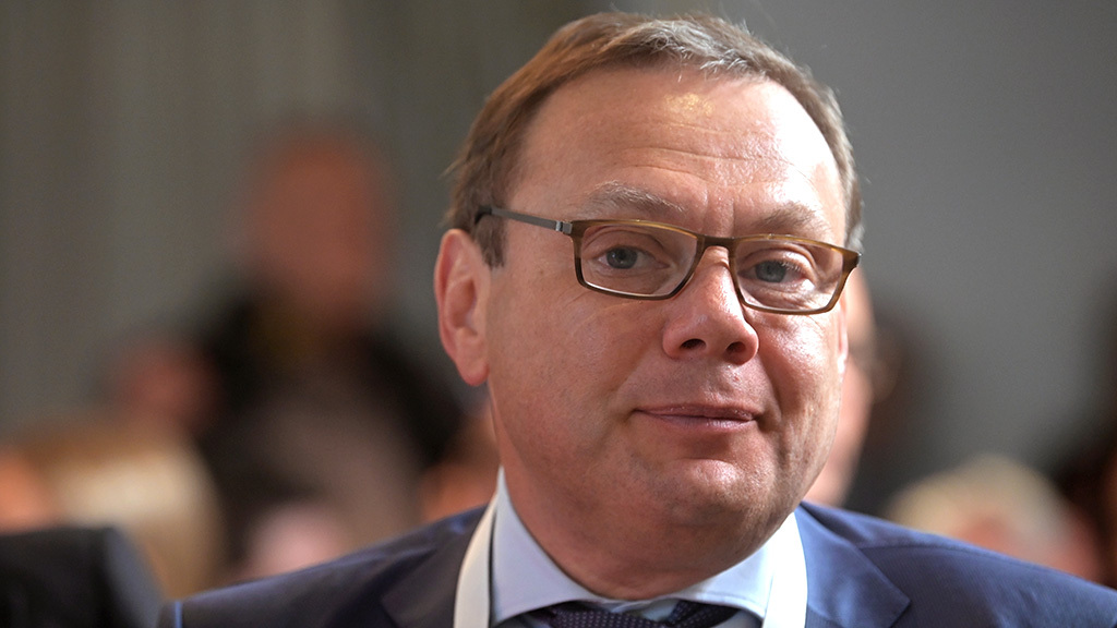 Михаил Фридман и его бывший «Альфа-банк Украина», который переименован в Sense Bank и национализирован, являются соответчиками в споре о неудачных инвестициях украинского бизнесмена